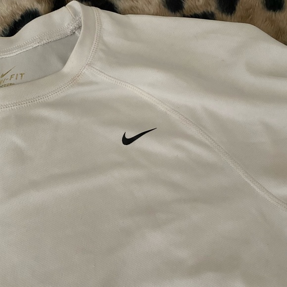 Nike Dri Fit Men’s Short Sleeve Shirt White Size L Large - Picture 2 of 7